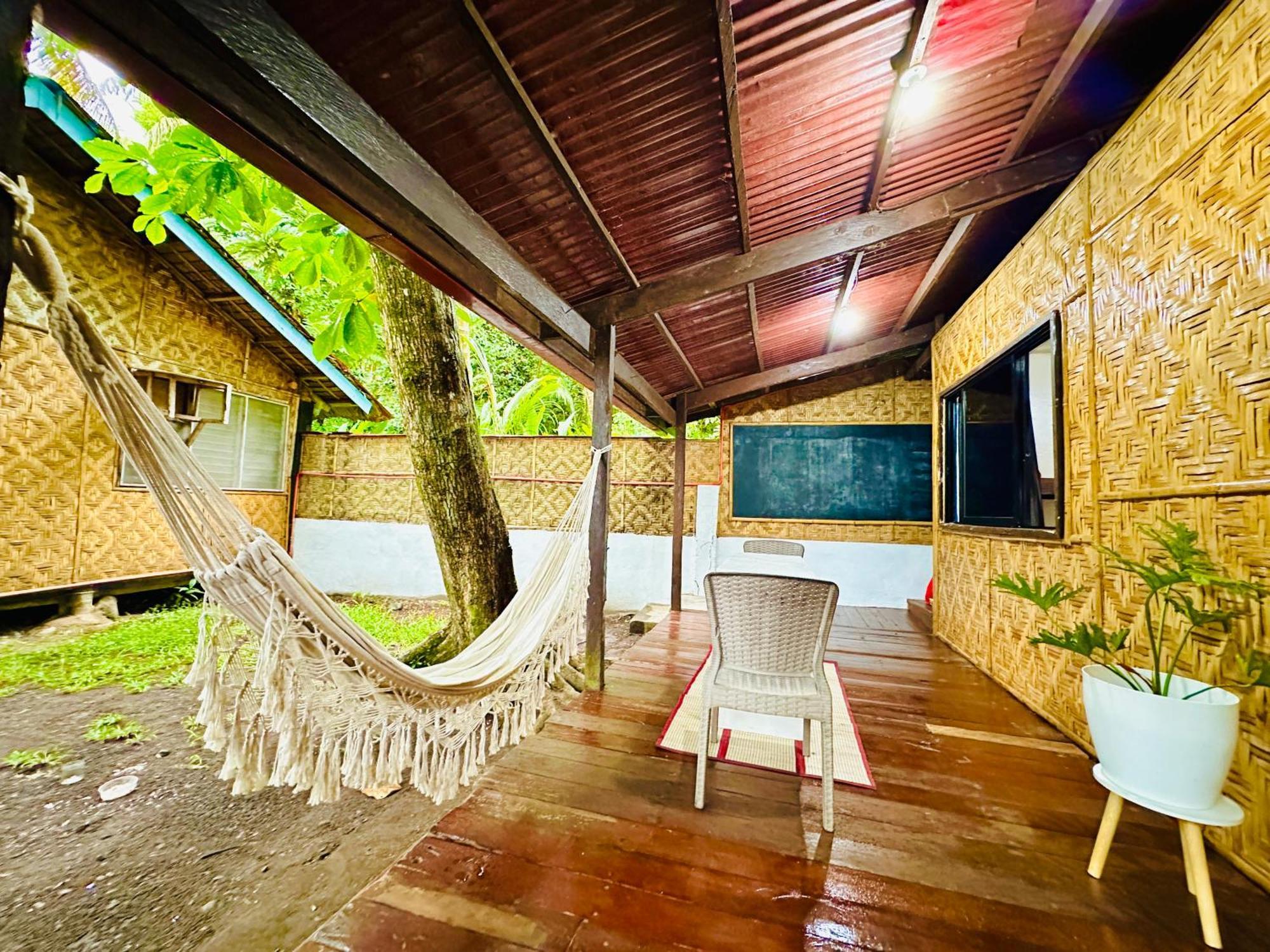 Playa Del Fuego Camiguin Beach Hostel & Resort มัมบาเฮา ภายนอก รูปภาพ