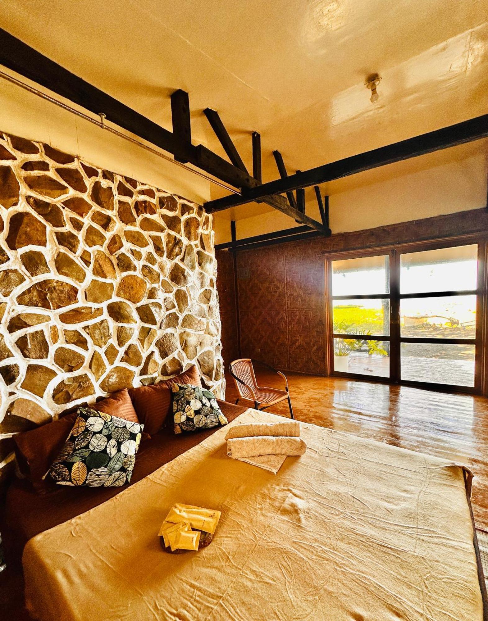 Playa Del Fuego Camiguin Beach Hostel & Resort มัมบาเฮา ภายนอก รูปภาพ