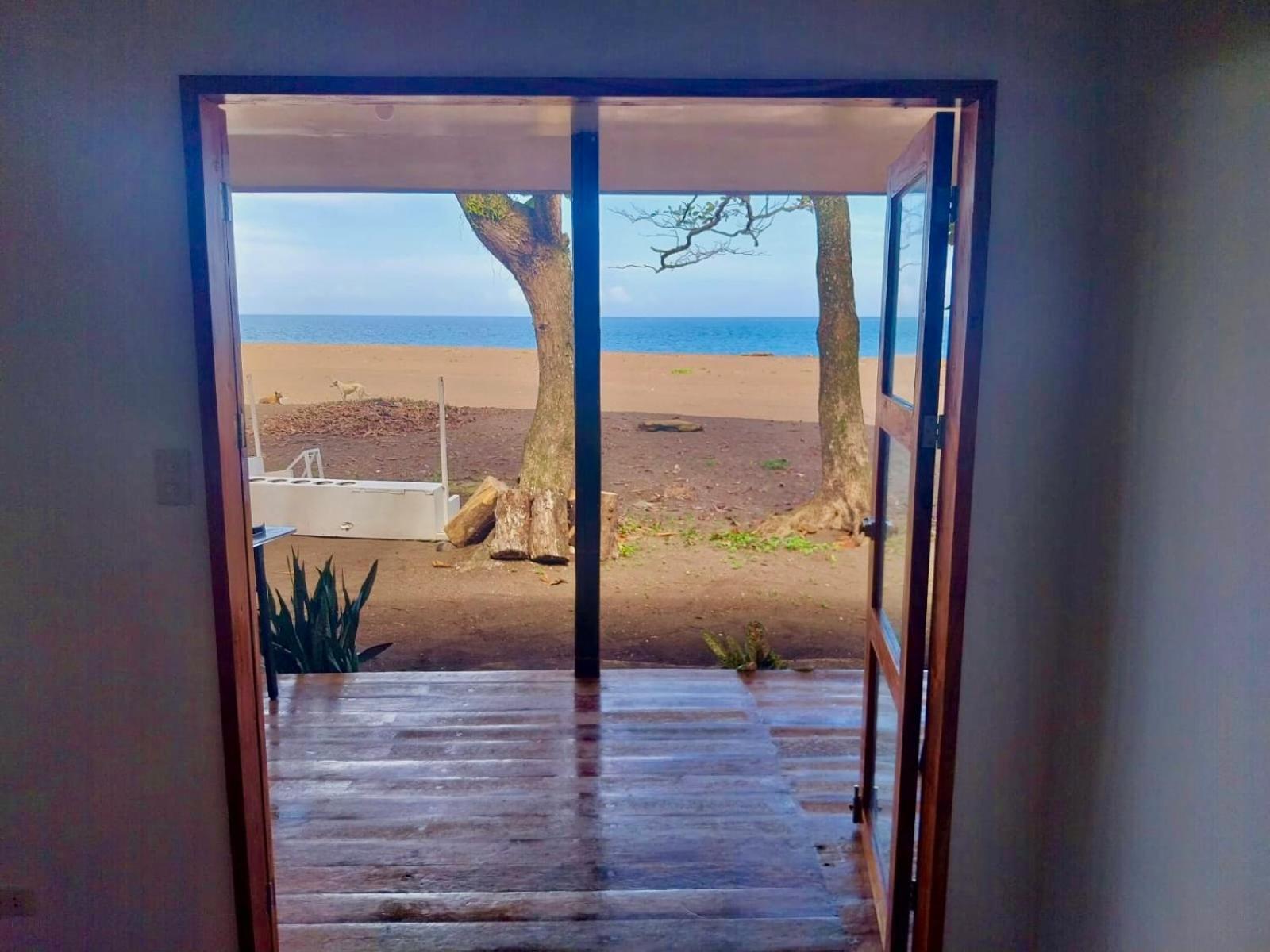 Playa Del Fuego Camiguin Beach Hostel & Resort มัมบาเฮา ภายนอก รูปภาพ