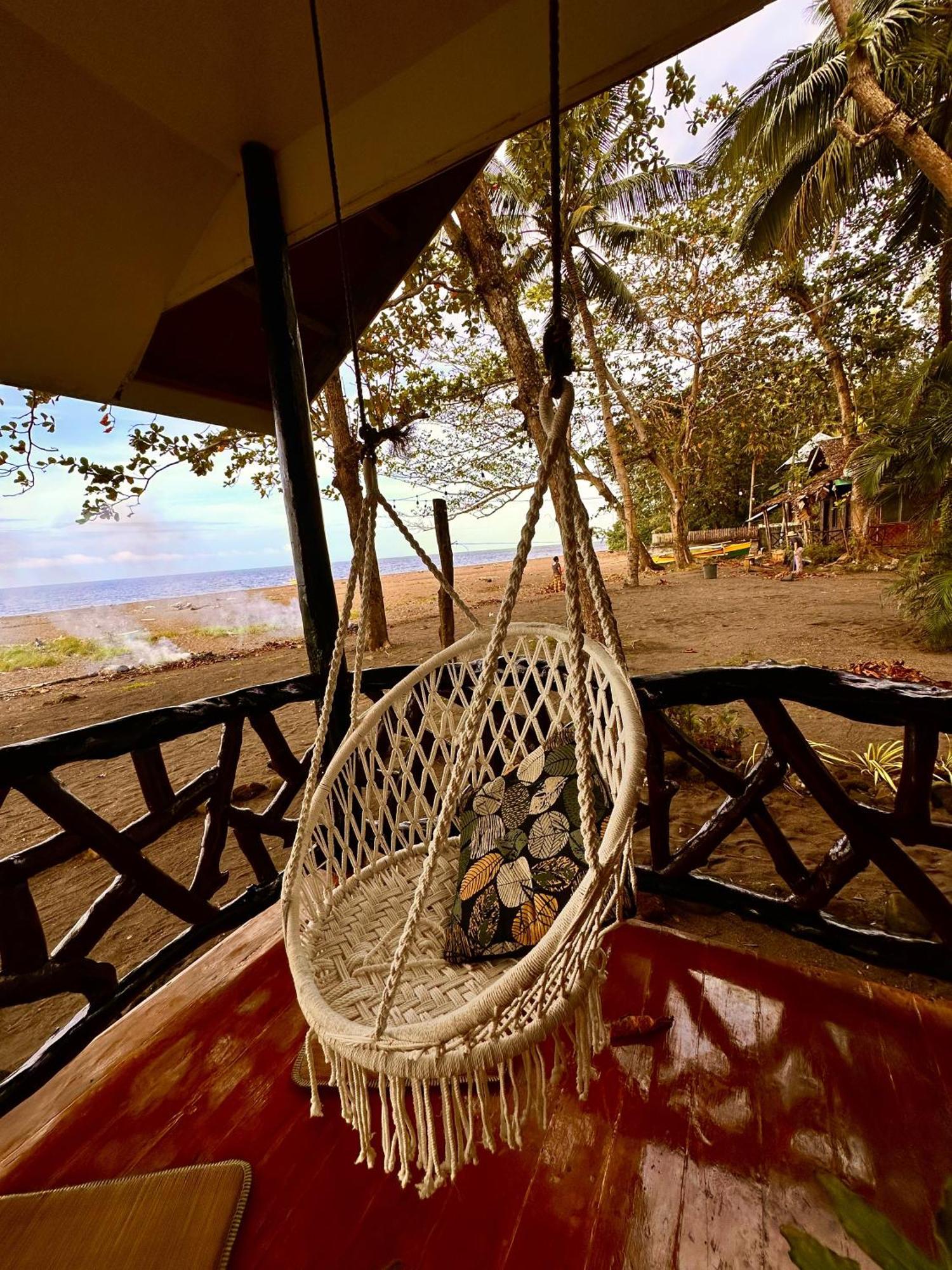 Playa Del Fuego Camiguin Beach Hostel & Resort มัมบาเฮา ภายนอก รูปภาพ