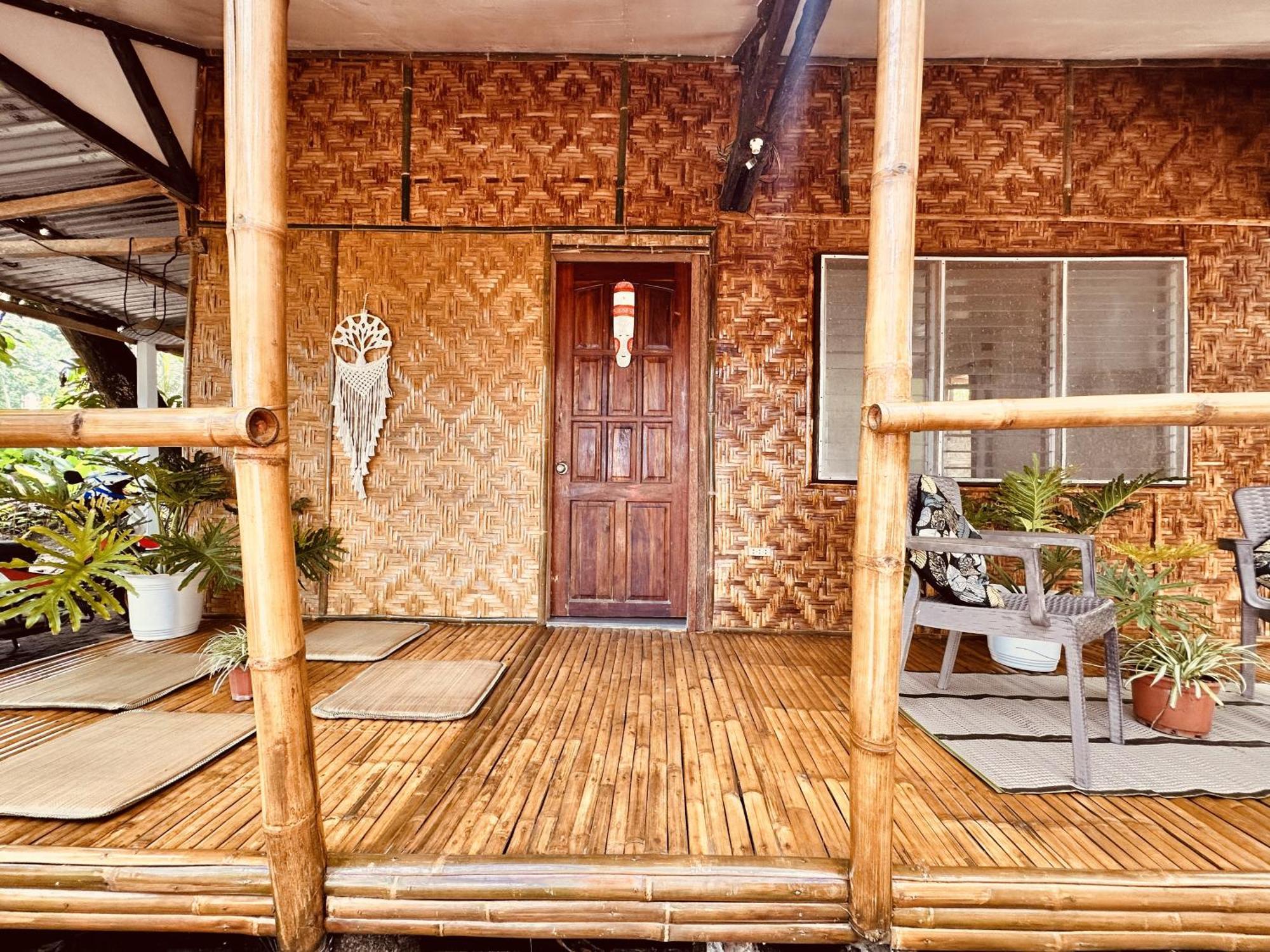 Playa Del Fuego Camiguin Beach Hostel & Resort มัมบาเฮา ภายนอก รูปภาพ