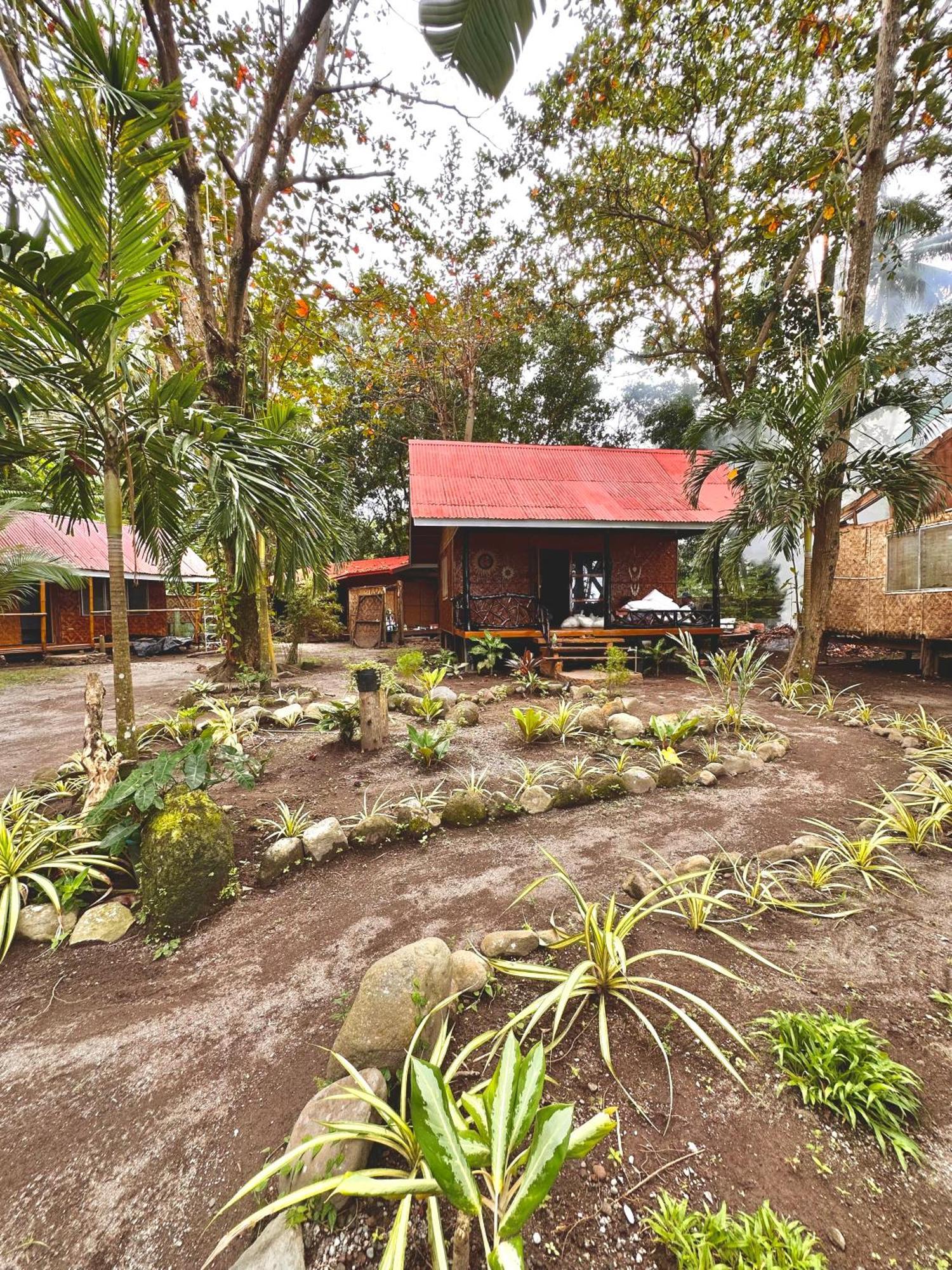 Playa Del Fuego Camiguin Beach Hostel & Resort มัมบาเฮา ภายนอก รูปภาพ