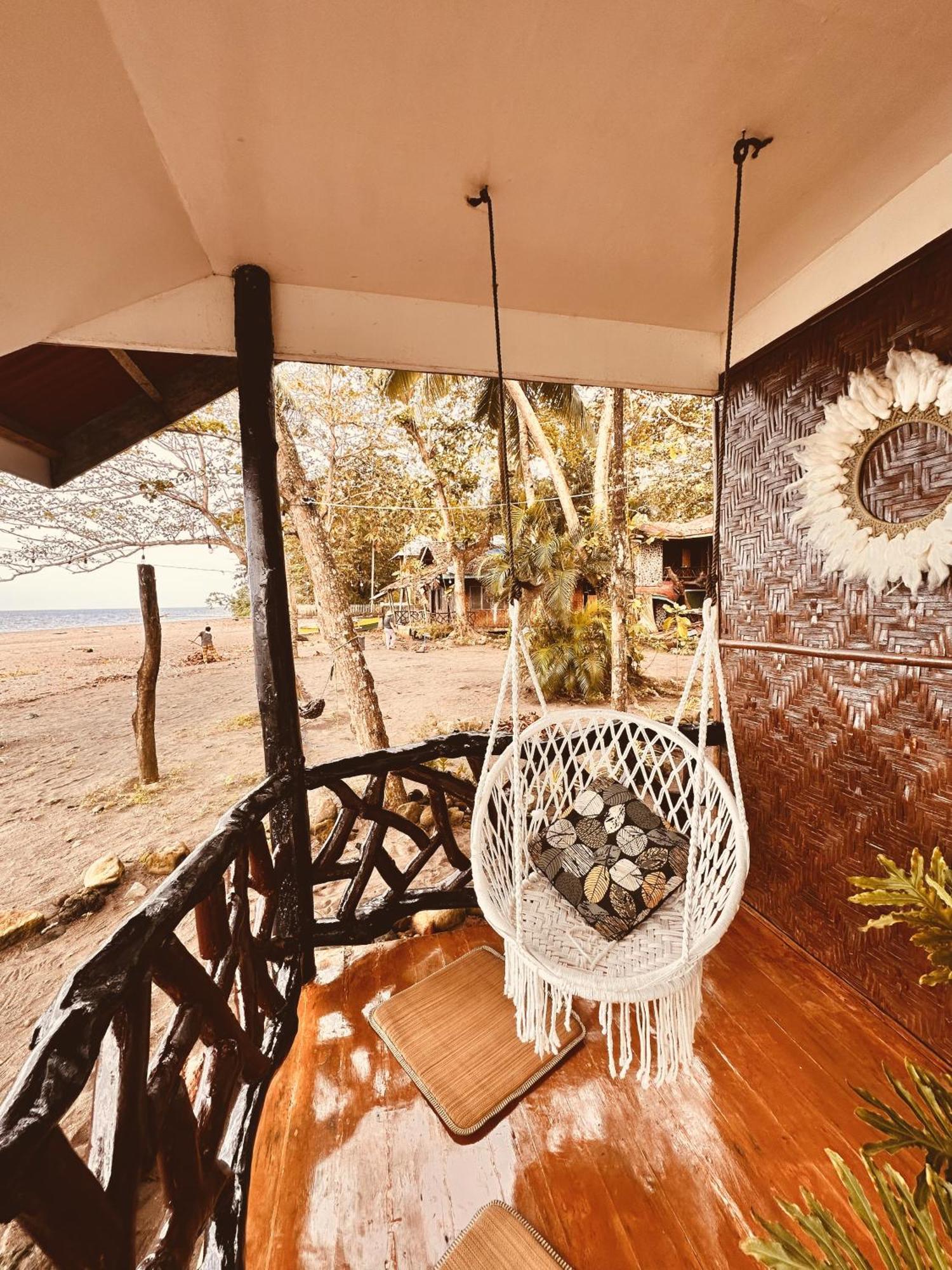 Playa Del Fuego Camiguin Beach Hostel & Resort มัมบาเฮา ภายนอก รูปภาพ