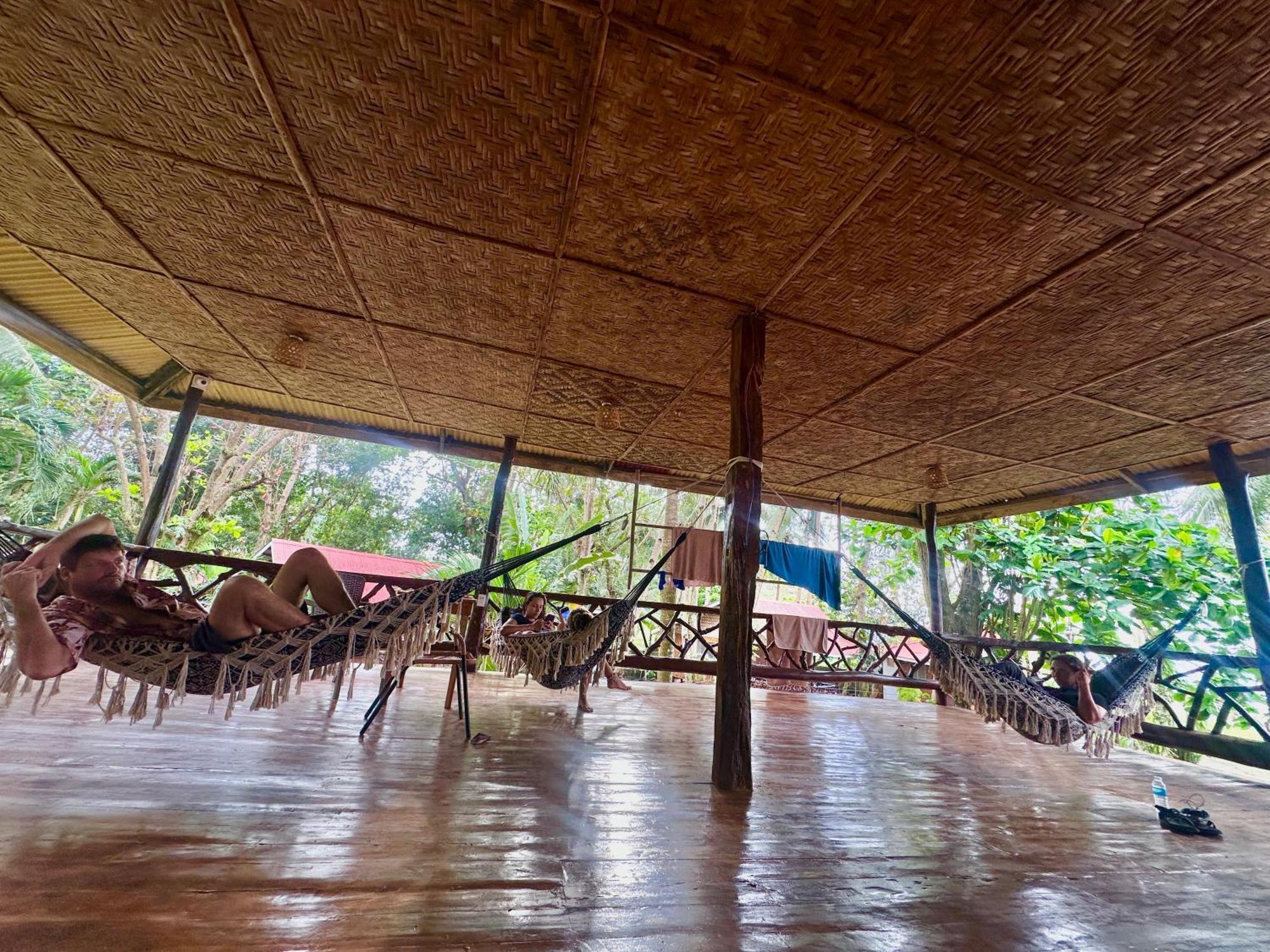 Playa Del Fuego Camiguin Beach Hostel & Resort มัมบาเฮา ภายนอก รูปภาพ