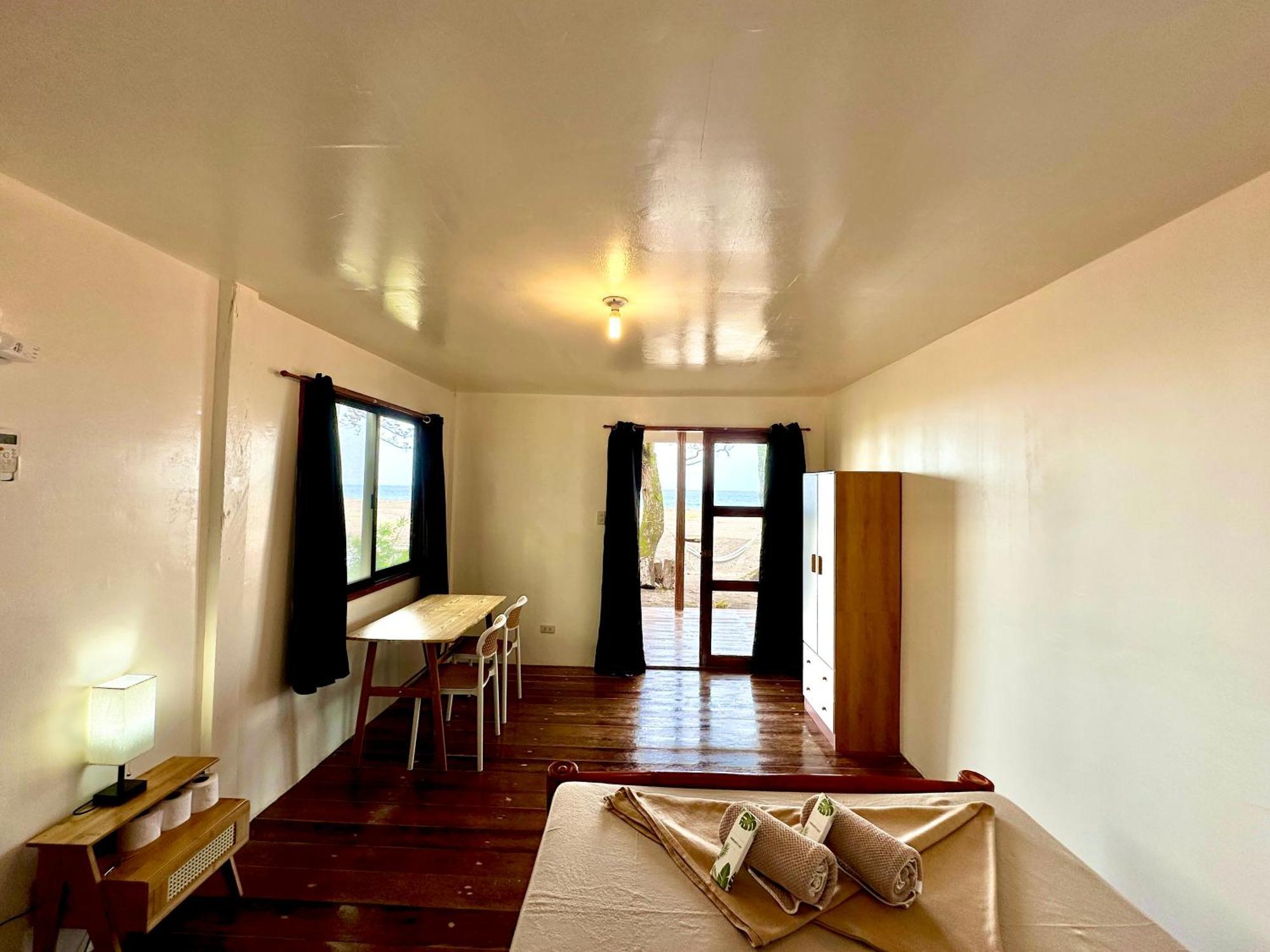 Playa Del Fuego Camiguin Beach Hostel & Resort มัมบาเฮา ภายนอก รูปภาพ